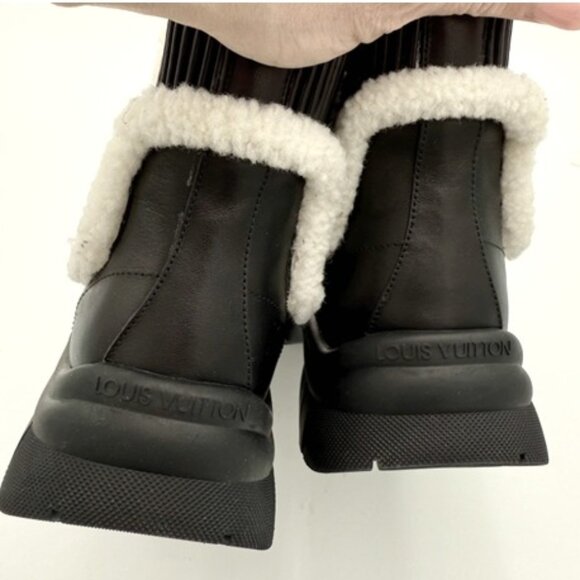 EUC-Louis Vuitton Black Shearling-Lined Chelsea Ankle Boot - 39/8.5 - Picture 9 of 12